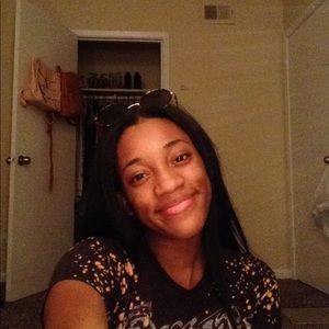 Meet your Posher, Makaiya